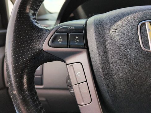 Used 2012 Honda Odyssey Touring Elite image 25