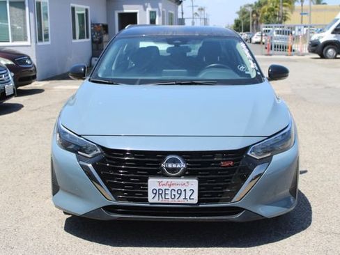 Used 2025 Nissan Sentra SR FWD image 2