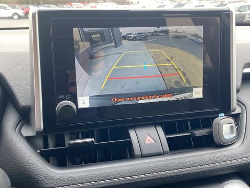 Used 2025 Toyota RAV4 XLE image 22