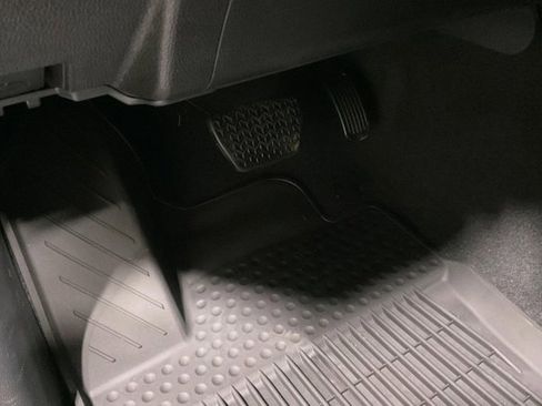 Used 2024 Toyota Tacoma SR image 38