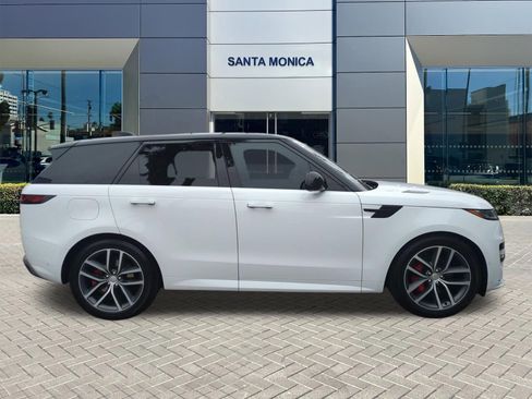 Used 2023 Land Rover Range Rover Sport SE Dynamic AWD/4WD image 6