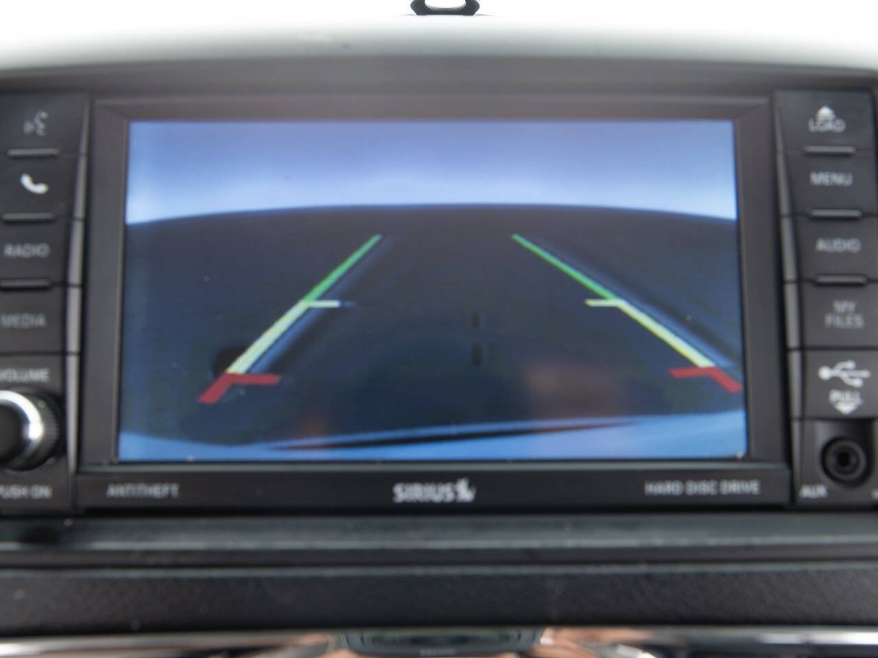 Used 2016 Chrysler Town & Country Touring FWD image 33