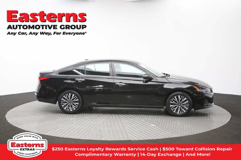Used 2024 Nissan Altima 2.5 SV FWD image 42