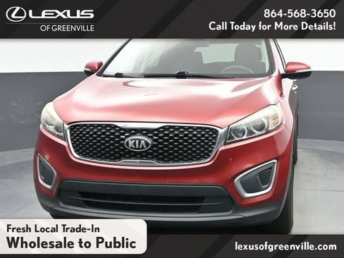 Used 2017 Kia Sorento FWD image 3