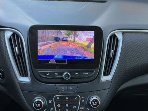 Used 2023 Chevrolet Malibu LT image 14