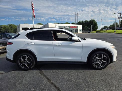 Used 2023 Alfa Romeo Stelvio Sprint AWD/4WD image 7
