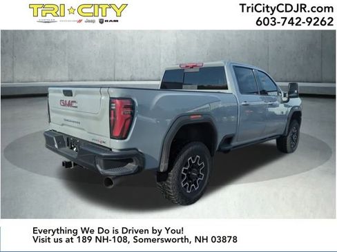 Used 2025 GMC Sierra 2500 AT4X image 5