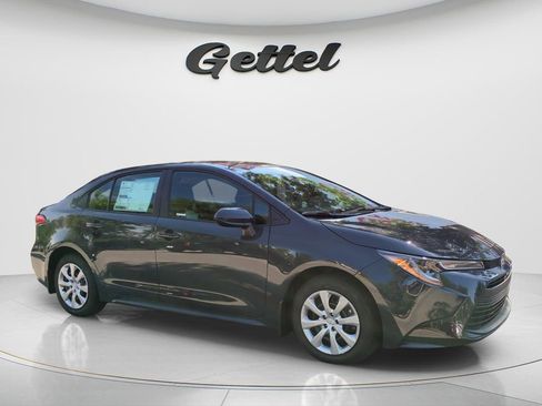 Used 2026 Toyota Corolla LE FWD image 3