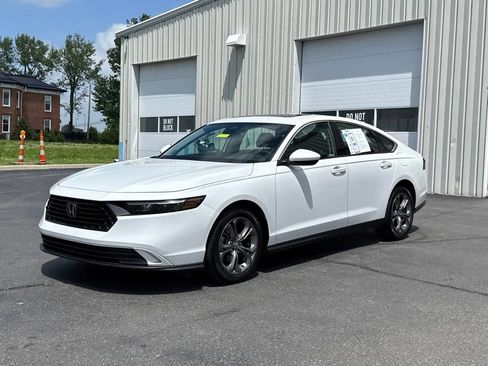 Certified 2024 Honda Accord EX image 3
