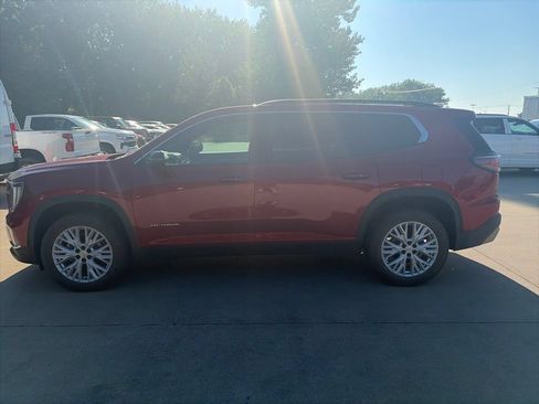 Used 2025 GMC Acadia Elevation w/ Elevation Premium Package AWD/4WD image 9