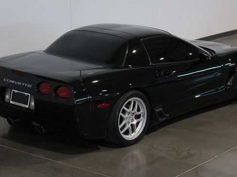 Used 2001 Chevrolet Corvette Z06 RWD image 8
