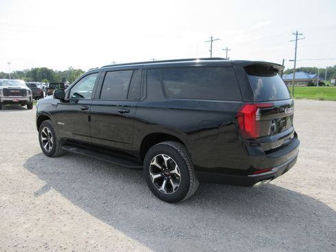 New 2026 GMC Yukon XL AT4 AWD/4WD image 5