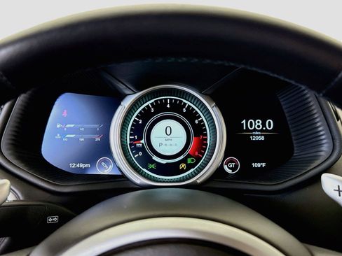 Used 2017 Aston Martin DB11 V12 RWD image 16