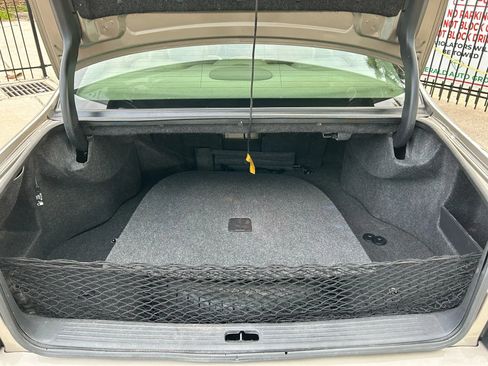 Used 2000 Cadillac De Ville Sedan w/ Comfort/Convenience Pkg image 26