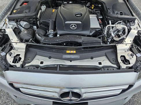 Used 2019 Mercedes-Benz E 300 4MATIC image 25