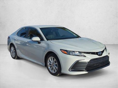 Used 2024 Toyota Camry LE FWD image 3