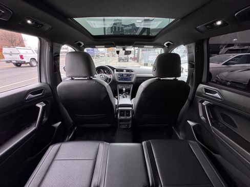 Used 2021 Volkswagen Tiguan SE R-Line image 9