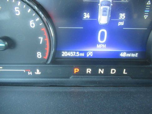 Used 2024 Ford Explorer XLT w/ Equipment Group 202A AWD/4WD image 31