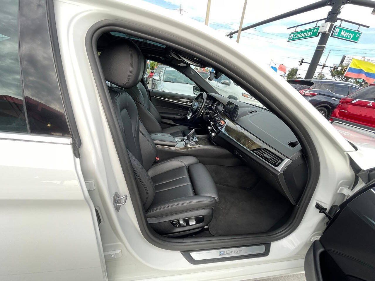 Used 2018 BMW 530e RWD image 16