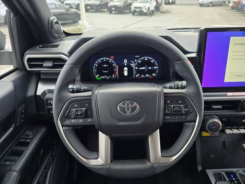 Certified 2025 Toyota 4Runner TRD Off-Road Premium image 21