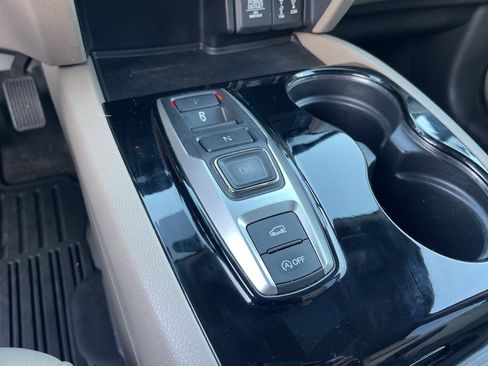 Certified 2017 Honda Pilot Touring image 20