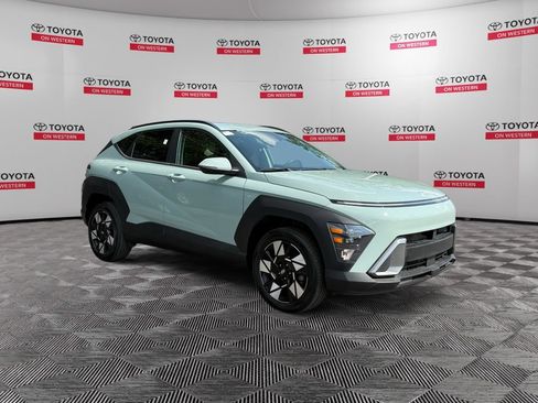 Used 2025 Hyundai Kona SEL AWD/4WD image 3