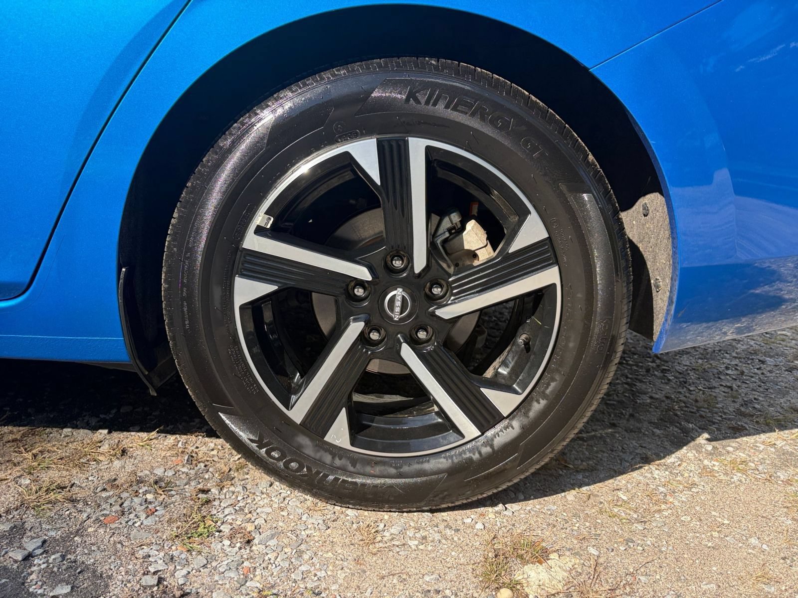Used 2025 Nissan Sentra SV FWD image 27