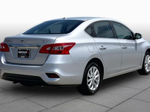 Used 2018 Nissan Sentra SV FWD image 11