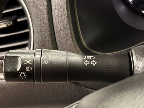 Used 2016 Nissan Pathfinder Platinum image 29