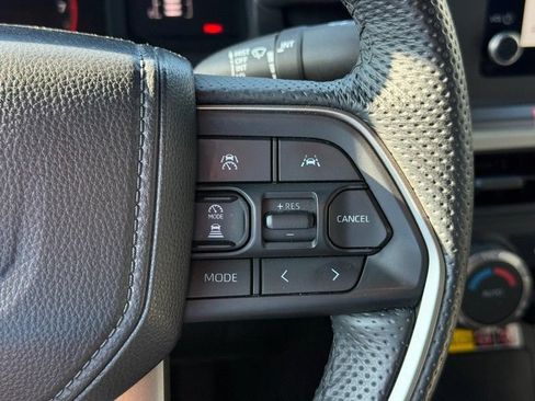 Used 2025 Toyota Tacoma SR5 AWD/4WD image 21