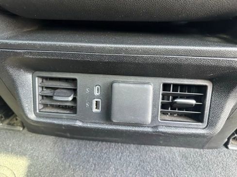 Used 2025 GMC Sierra 1500 SLT AWD/4WD image 12