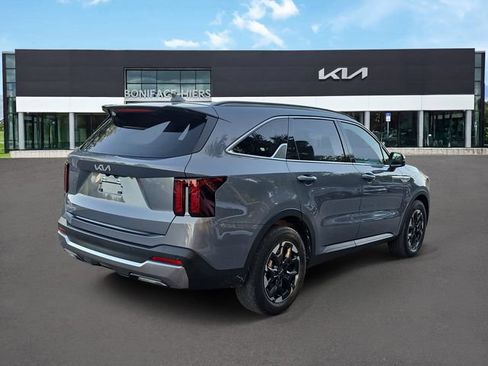 Certified 2025 Kia Sorento S FWD image 4
