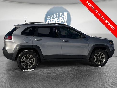 Used 2019 Jeep Cherokee Trailhawk image 2