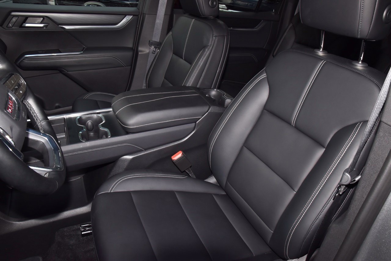 Used 2026 GMC Acadia Elevation w/ Elevation Premium Package FWD image 33