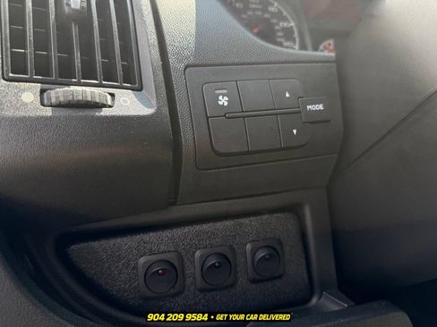 Used 2015 RAM ProMaster 2500 w/ Premium Appearance Group FWD image 14