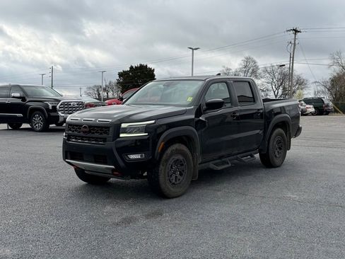 Used 2025 Nissan Frontier PRO-4X image 8