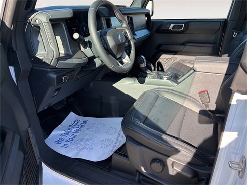 New 2025 Ford Bronco Badlands image 9