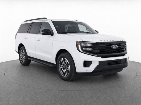 Used 2025 Ford Expedition Active AWD/4WD image 9