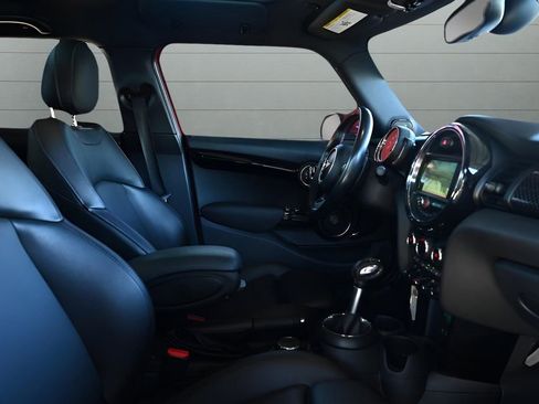 Used 2018 MINI Cooper S image 25