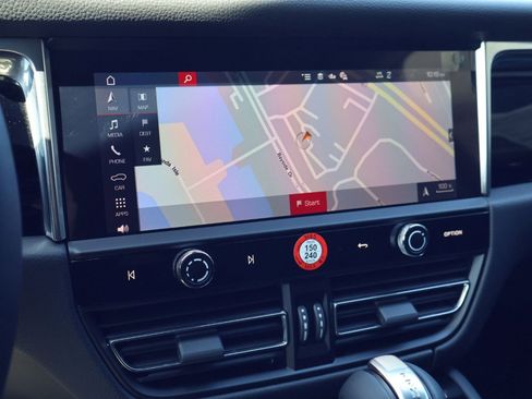 New 2026 Porsche Macan image 18