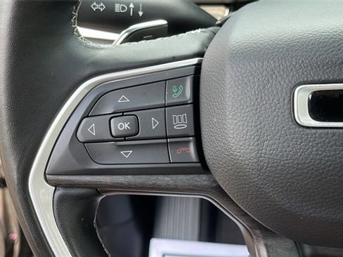 Used 2022 Jeep Grand Cherokee Limited image 12