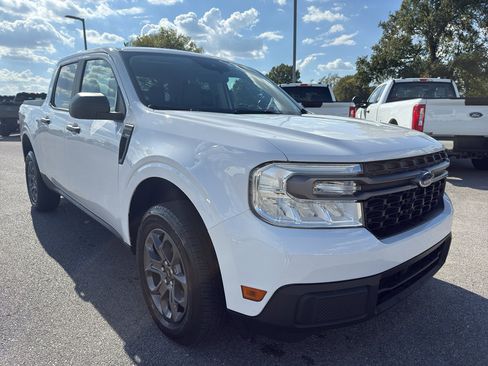 Certified 2022 Ford Maverick XLT image 3