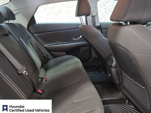 Certified 2025 Hyundai Elantra SEL FWD image 13