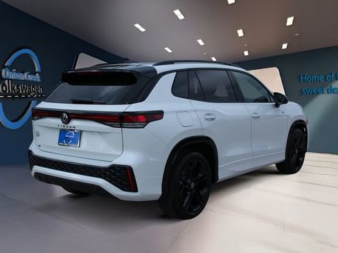 New 2026 Volkswagen Tiguan SE R-Line FWD image 5