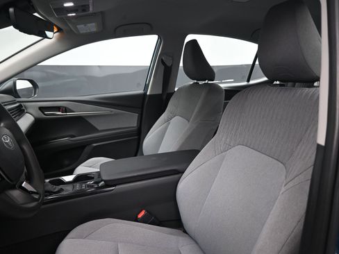 Certified 2025 Toyota Camry LE w/ Convenience Package image 17