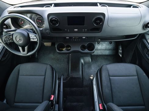 Used 2023 Mercedes-Benz Sprinter 2500 image 18