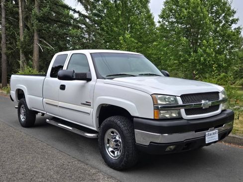 Used 2003 Chevrolet Silverado 2500 LS w/ Skid Plate Package AWD/4WD image 9