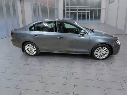Used 2016 Volkswagen Jetta SEL image 3