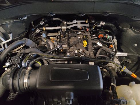 Used 2022 Ford Explorer XLT RWD image 30