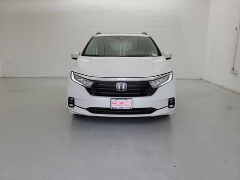 Used 2024 Honda Odyssey Touring image 3